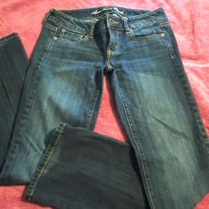 American Eagle Jeans Favorite Boyfriend  Style, stretch mid rise size 4 Ladies